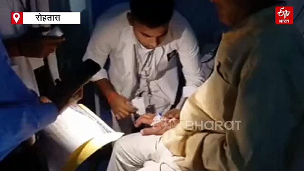 बिहार के मॉडल हॉस्पिटल के इमरजेंसी वार्ड में छाया अंधेरा, डॉक्टरों ने मोबाइल टॉर्च की रोशनी में किया इलाज