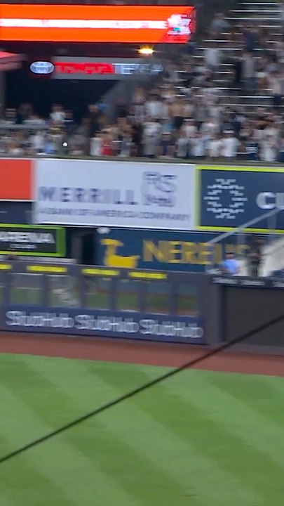 Yankees walk it off and complete a HUGE comeback win