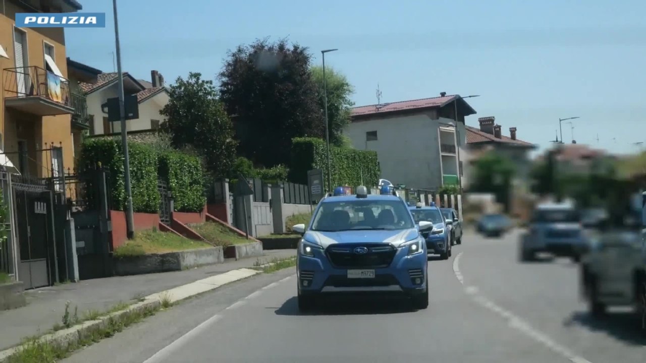 Bergamo, la Polizia di Stato rinviene involucri di cocaina e contanti all’interno del bar
