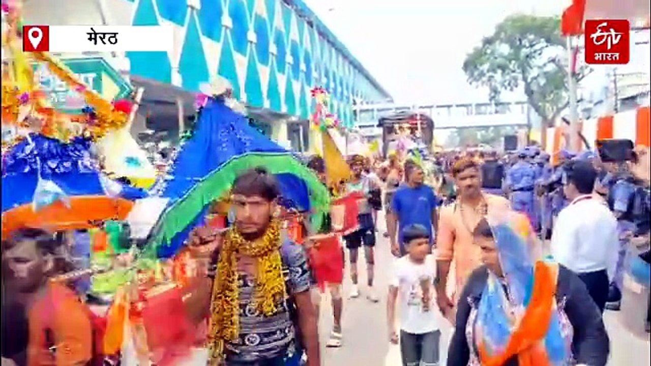 मेरठ में सीएम योगी करेंगे कुछ देर में कांवड़ियों पर पुष्प वर्षा