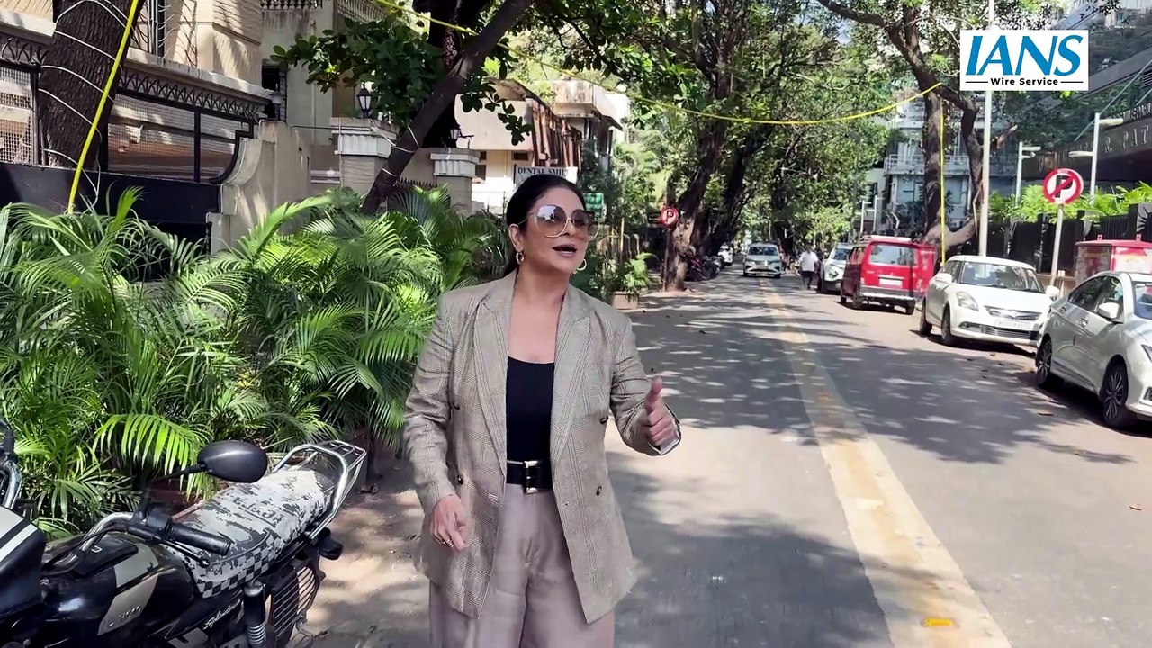 लाल बिंदी, लंबी चोटी और कॉटन साड़ी... Shefali Shah ने ग्लैमर नहीं, सादगी से जीता दिल!