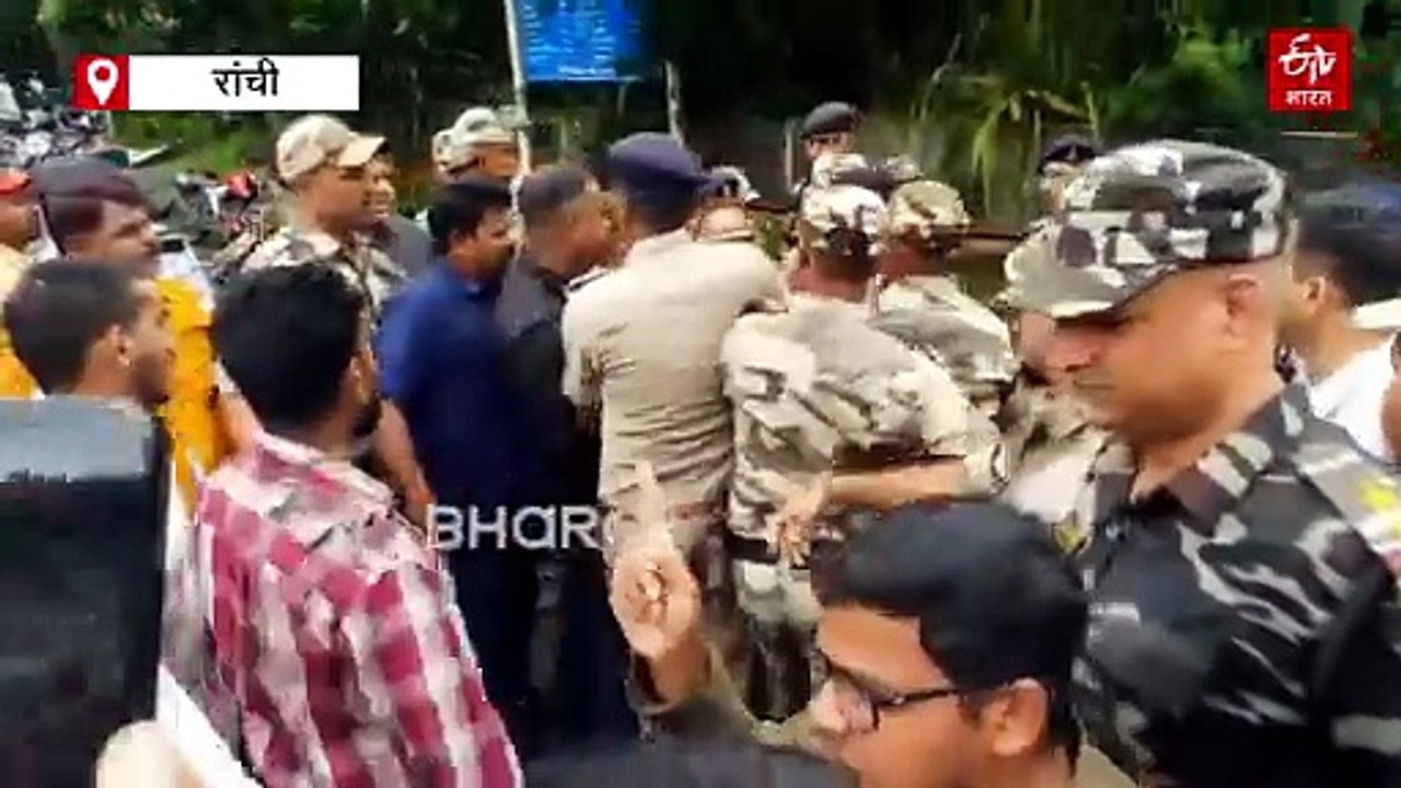 छात्र आंदोलनः स्टेट गेस्ट हाउस के अंदर वार्ता औ...