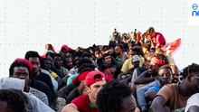 Η κρίση στη Θέουτα είναι η πιο μαζική διέλευση συνόρων στην ΕΕ; Οι συγκρίσεις με Έβρο και Λέσβο