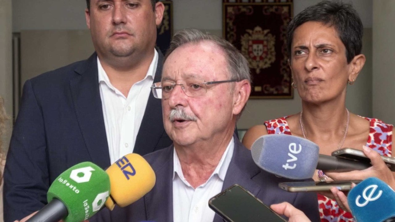 Vivas desmiente al Gobierno y denuncia que quedan entre 8.000 y 11.000 inmigrantes ilegales en Ceuta