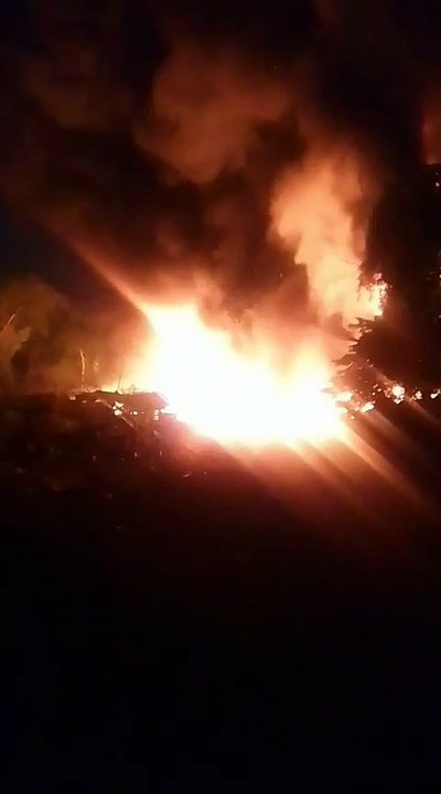 Incendio en Santo Domingo Este en la madrugada
