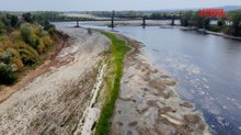 Ticino e Po in secca, le incredibili immagini dal drone sul Ponte della Becca: l’acqua è scesa di oltre un metro
