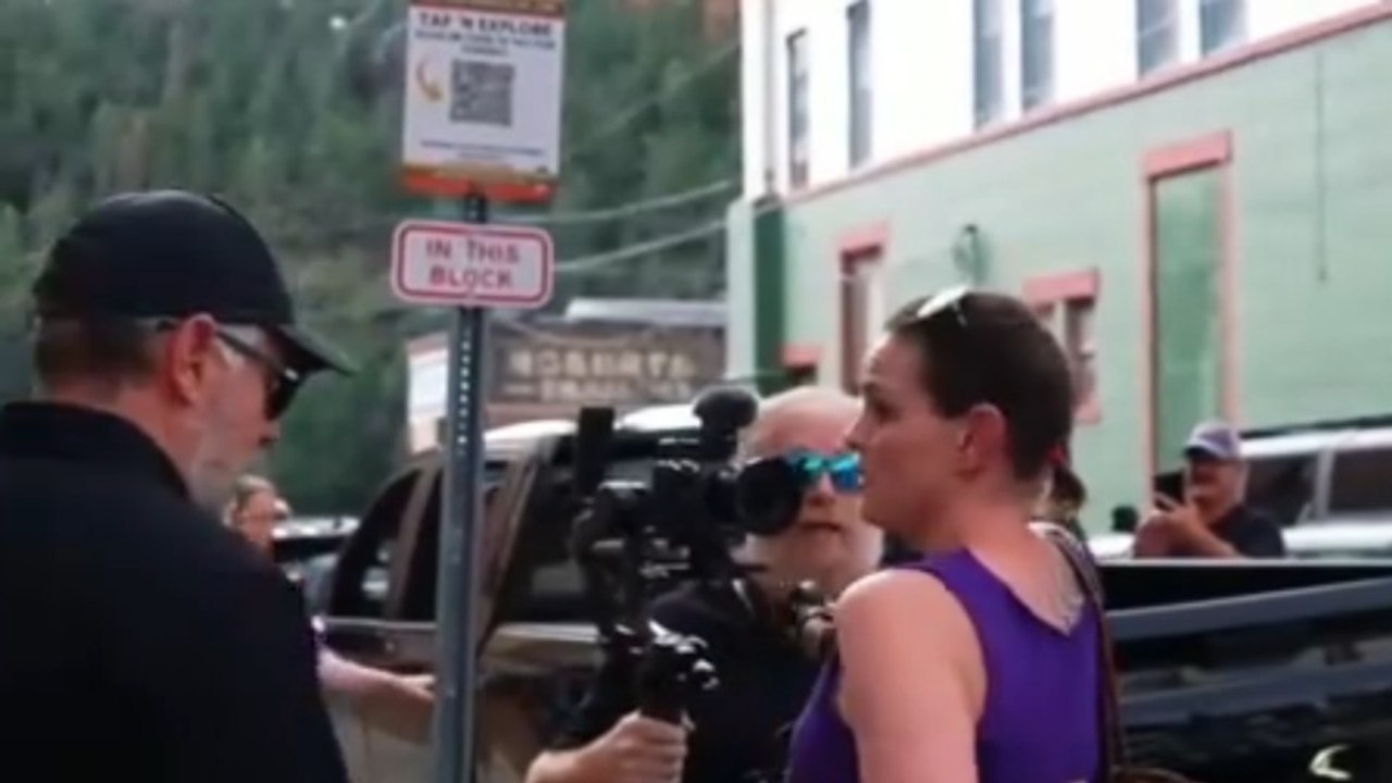 PEPPER SPRAY VS ANGRY KARENS They didn't see it coming