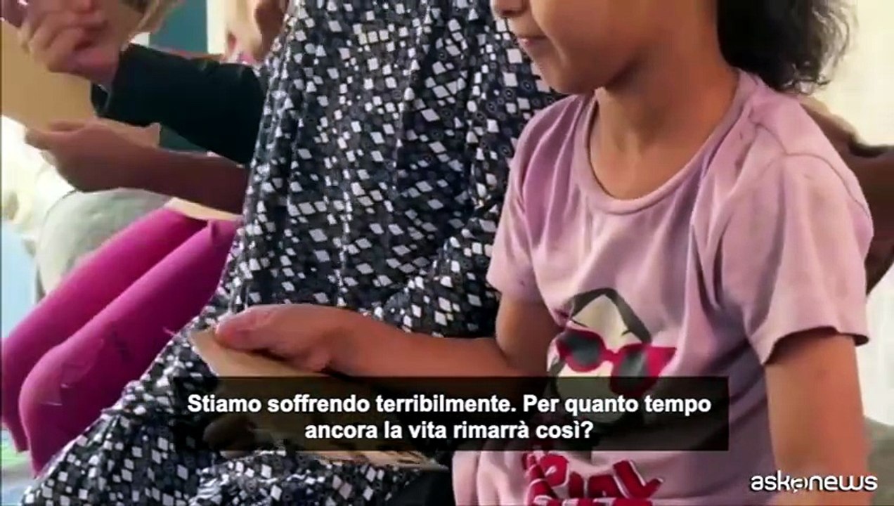 A Gaza si cerca di sfuggire dal caldo delle tendopoli andando al mare