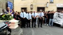"Addio Mauro, la tua ciurma", lacrime per l'ultimo saluto al 24enne di Prunetta