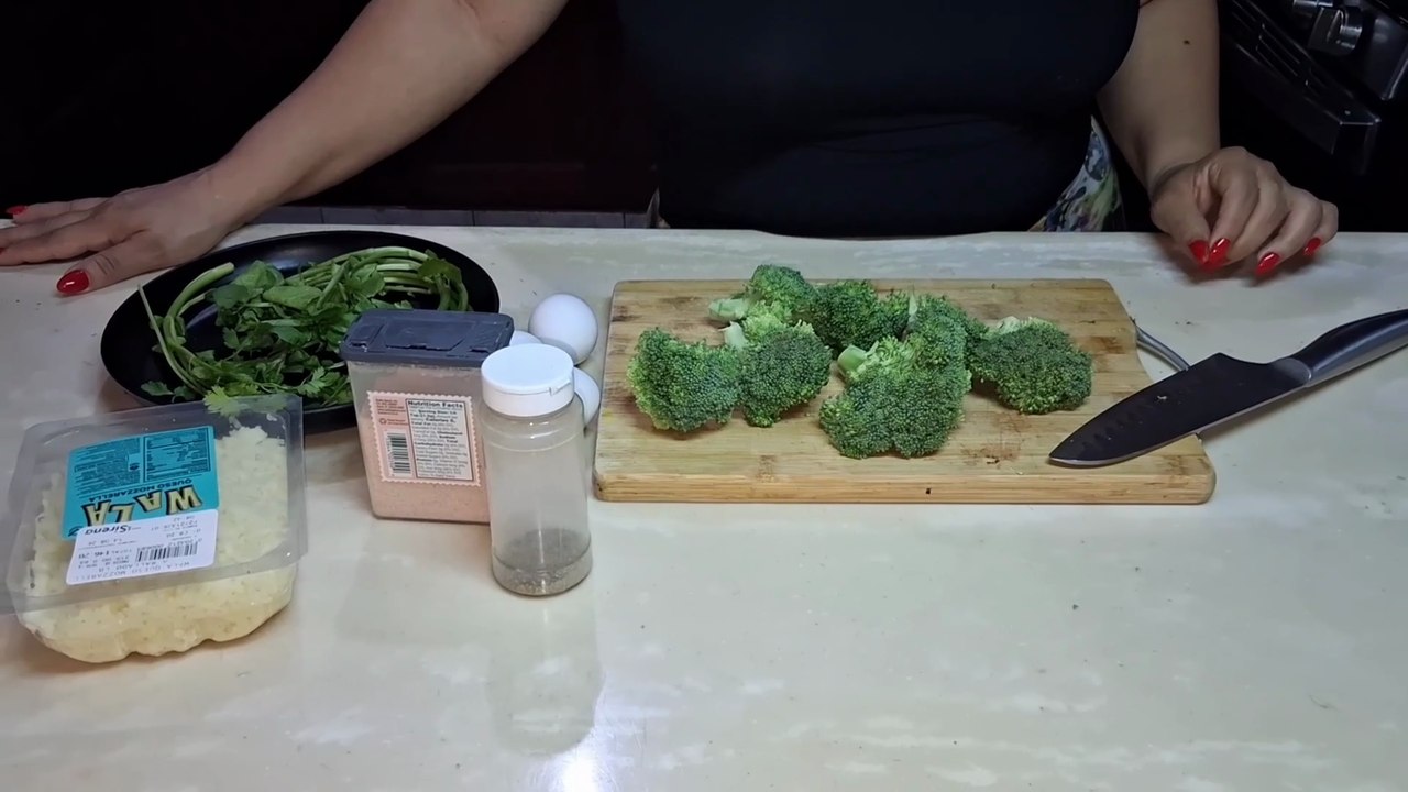 Como preparar un pizza casera con vegetales, huevos y Queso Saludable