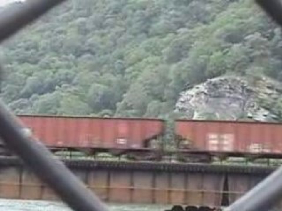 CSXT empty hoppers