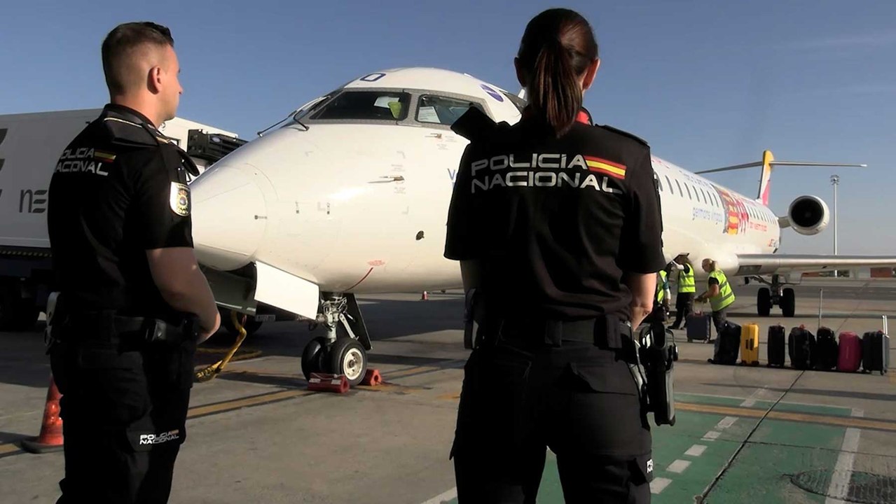 Sánchez consuma su amenaza a Meloni e impone controles fronterizos a los viajeros procedentes de Italia