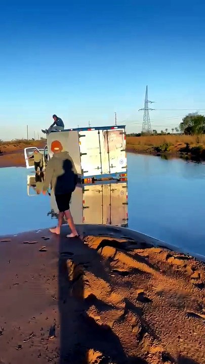 Laureles, nuevamente aislado por el pésimo estado del camino