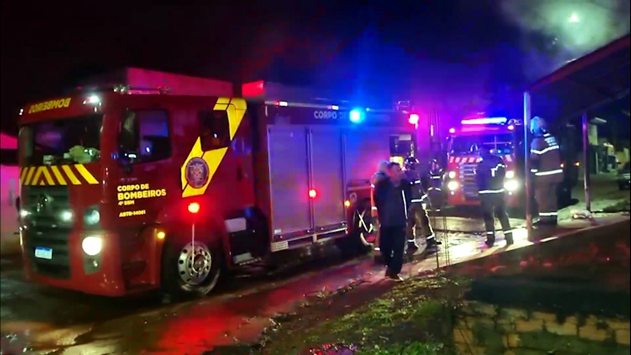 Incêndio de grandes proporções deixa rastro de destruição em residência no Melissa
