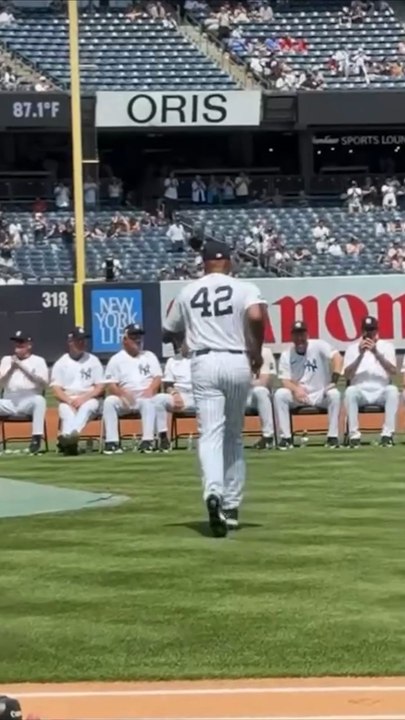 "Enter Sandman" plays during Mariano Rivera's Old Timer's Day intro
