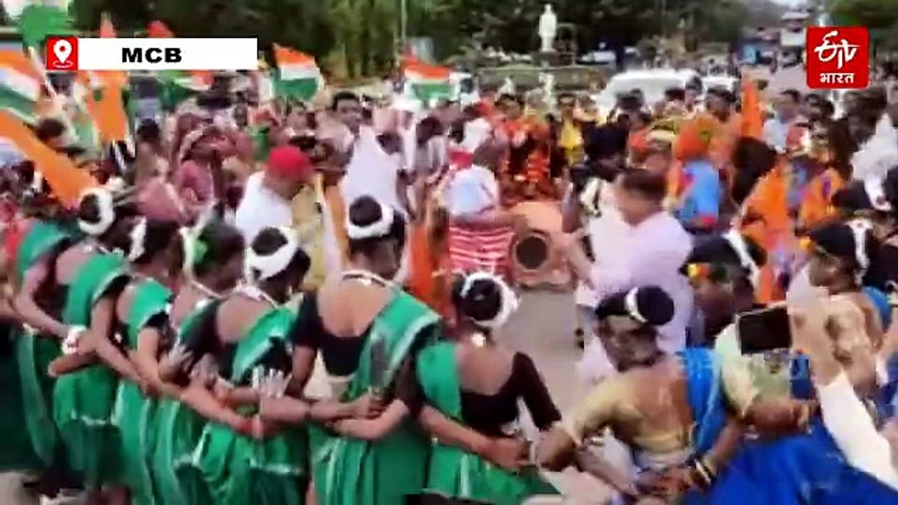 विश्व आदिवासी दिवस: अबूझमाड़ से लेकर बिलासपुर तक पारंपरिक वेशभूषा में जगह-जगह उमड़ा जनसैलाब, संस्कृति के रंग