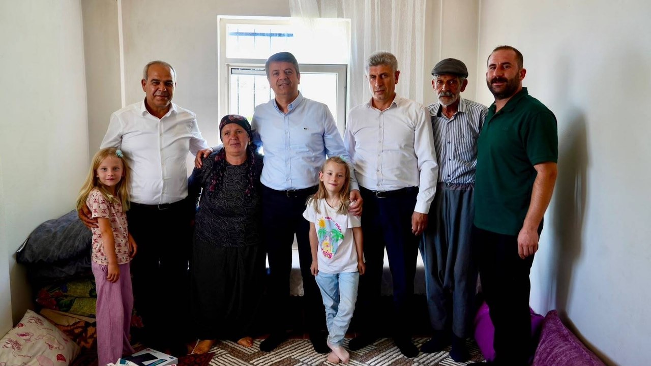 34 yıllık evlat hasreti ikizlerle son bulmuştu: Gündem olan aileye Başkan Tutdere'den ziyaret
