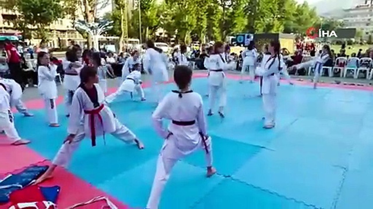 Minik Tekvandocular Kütahya’da dostluk için mücadele etti | Ajansspor | IHA