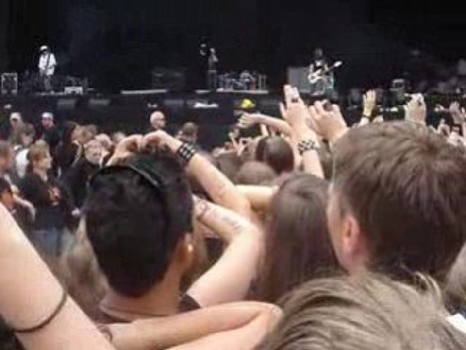 13.07.2008 Tokio Hotel Don't Jump @ Werchter Boutique