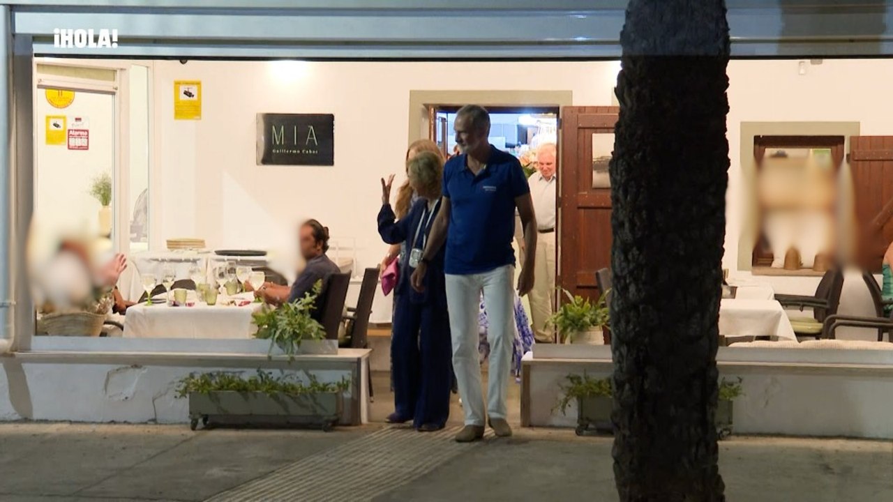 El plan privado de los reyes Felipe y Letizia con sus hijas y doña Sofía en la noche de Palma: todas las fotos y los detalles