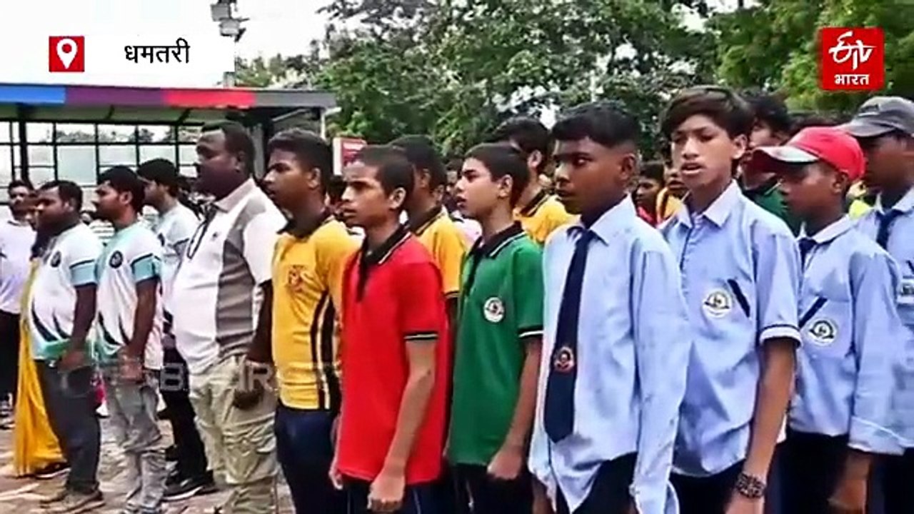 धमतरी में तिरंगा यात्रा, वंदे मातरम के जयघोष से...