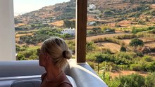 Η Φαίη Σκορδά στη Νάξο