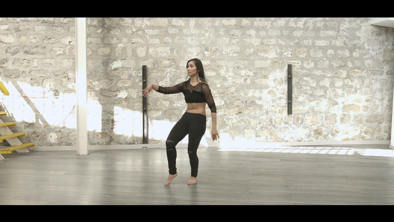 Un cours de danse orientale