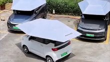 In China you can buy roof-mounted parasols for your cars 🚗☂️