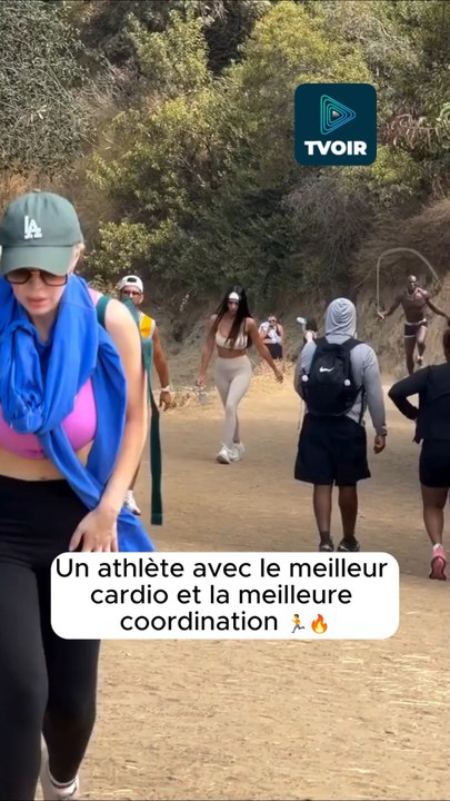 Cardio de pro : il saute à la corde en marchant 🔥