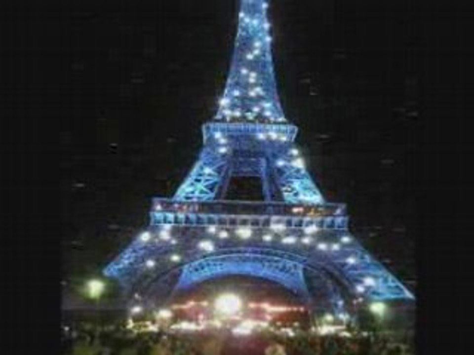 Tour eiffel bleue