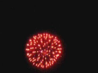 Bombe 75mm rouge avec coeur bleu