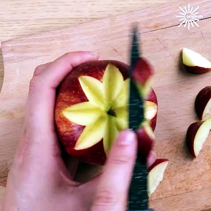 Creative carving on an apple! 😍