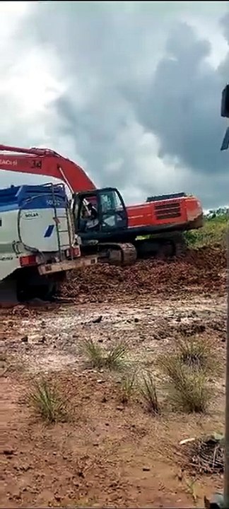 Heavy Equipment Operations & Refueling in Kalimantan Mining Area ...