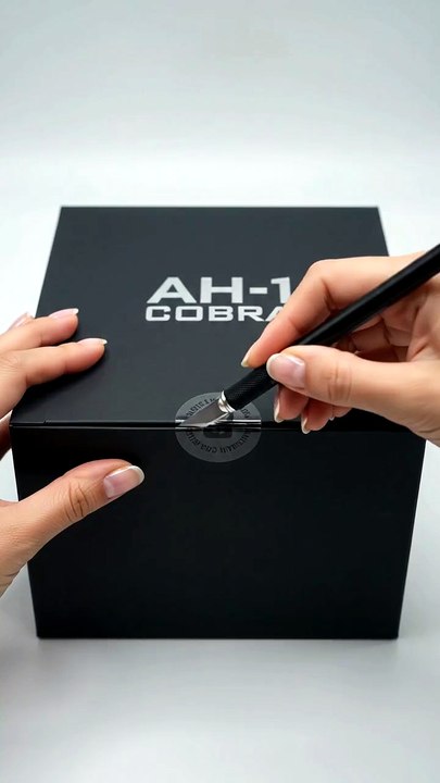 AH-1_Cobra_helicopter_unboxings