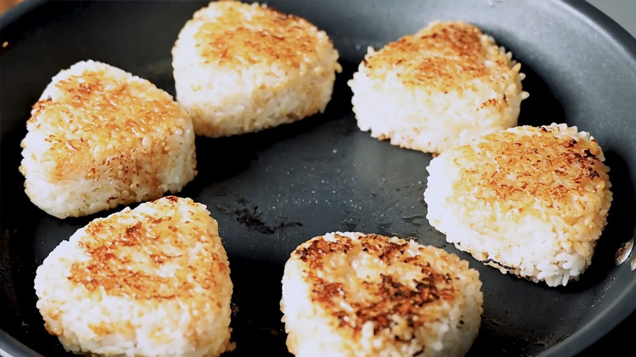 Easy & Delicious Yaki Onigiri: The SECRET to Crispy Grilled Rice Balls That Never Fall Apart!