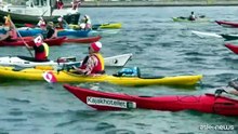 Parata di kayak a Copenaghen a sostegno della Groenlandia