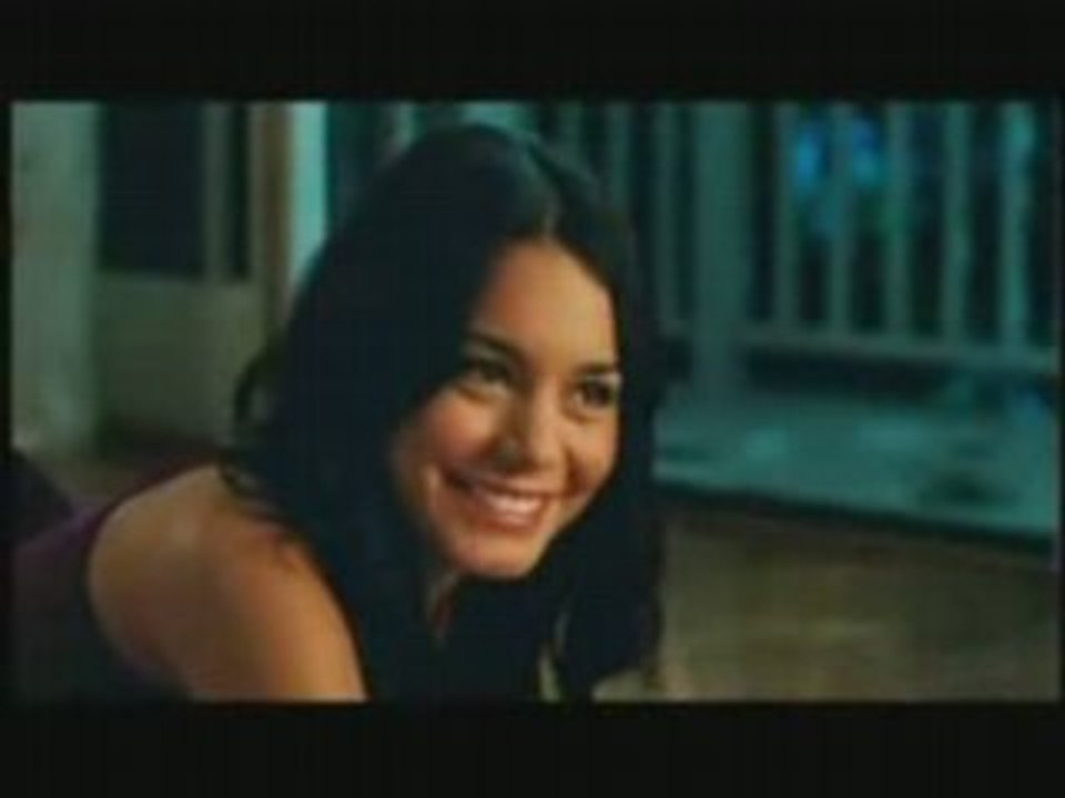 HIGH SCHOOL MUSICAL 3  Oficial English Trailer