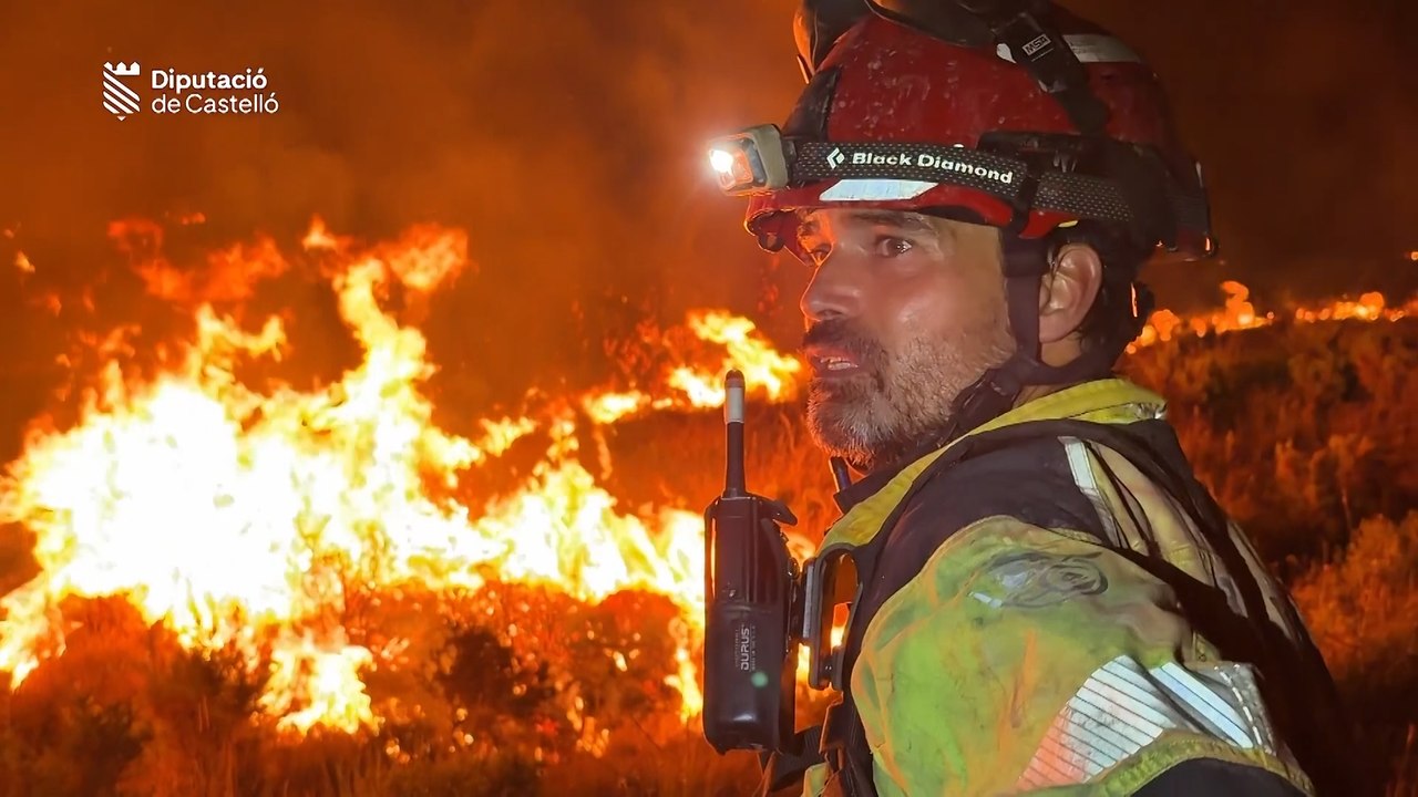 Un incendio forestal en Castellón arrasa 684 hectáreas y obliga a evacuar a 900 personas