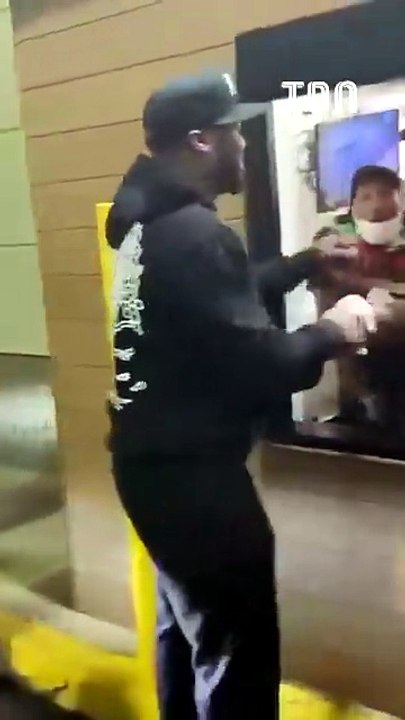 50 Cent offre 5 000 $ aux employés d'un Burger King à New York