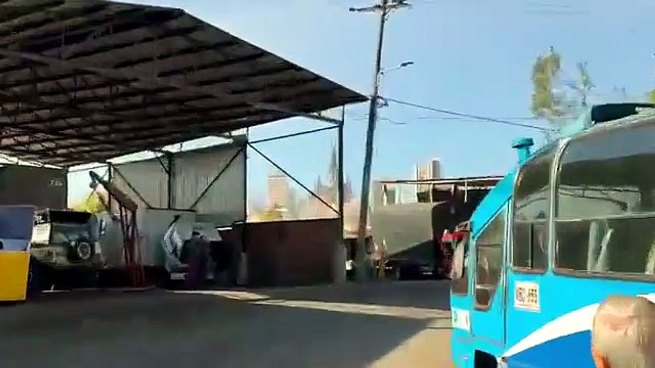 Terremoto en Colombia: el momento en el que una imagen religiosa  de la Catedral de Manizales se desploma