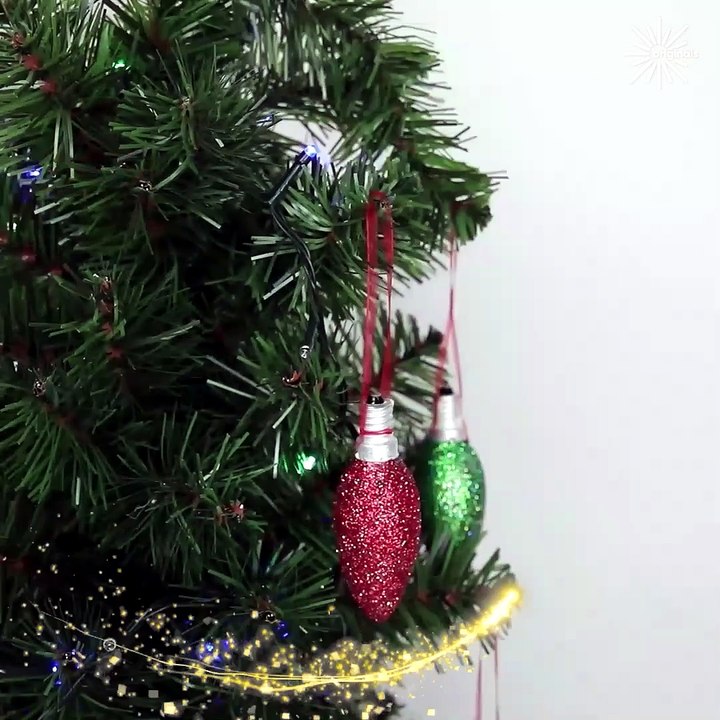 Bright up your home with these Christmas DIYs 😍✨