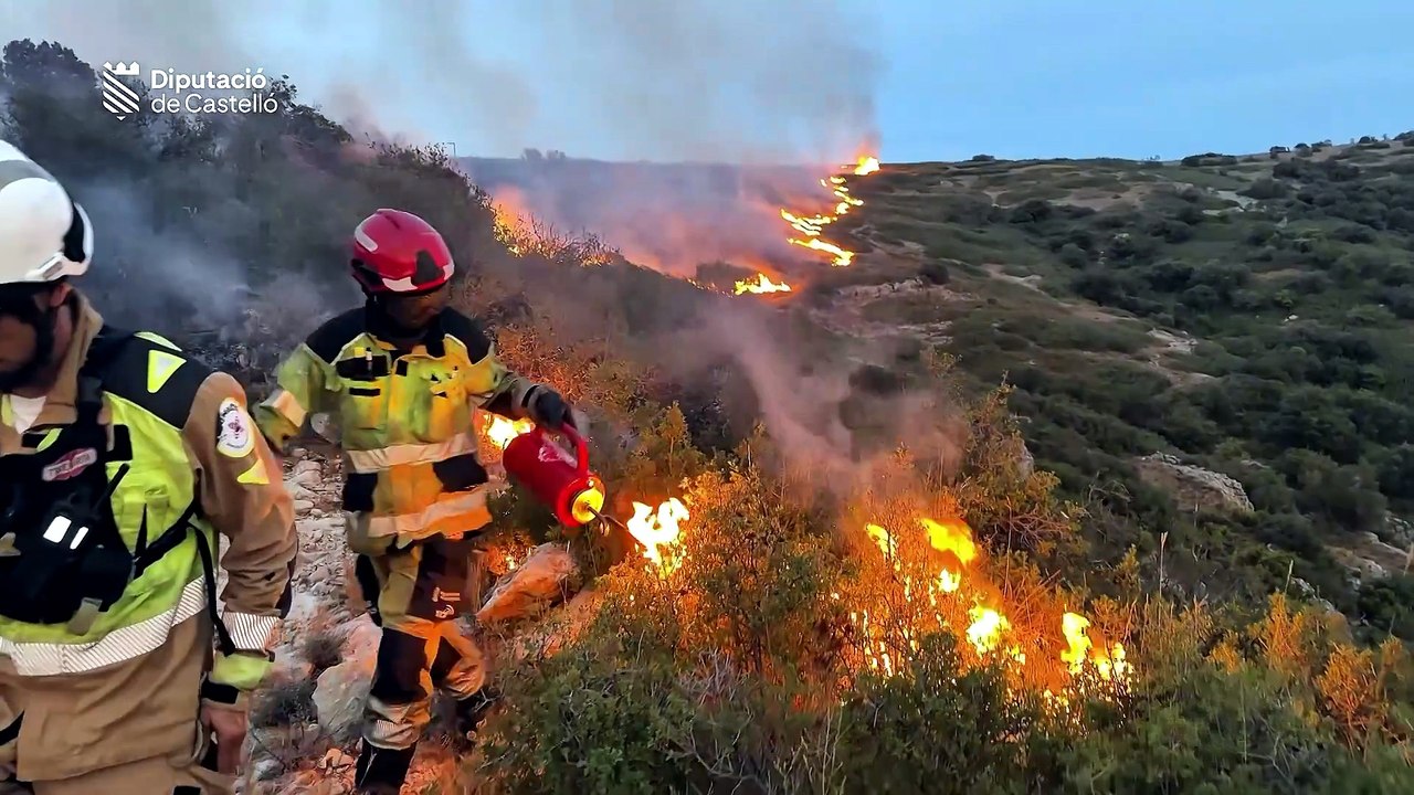Estabilizado el incendio de Tírig mientras que el de Niebla se encuentra "fuera de control"