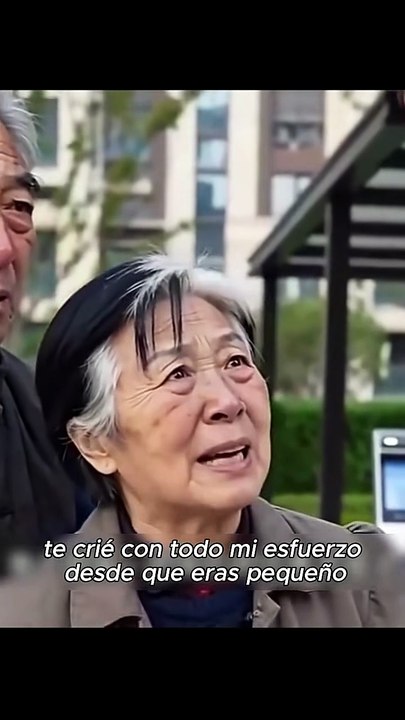 Su hijo biológico lo echó, pero la reacción de su hijo adoptivo te conmoverá