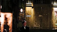 ¿Notaste esto con Alfred en la trilogía de Batman?