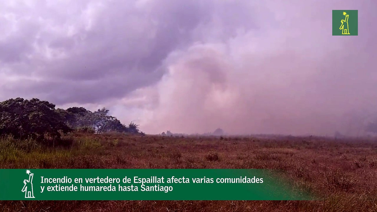 Incendio en vertedero de Espaillat afecta varias comunidades y extiende humareda hasta Santiago