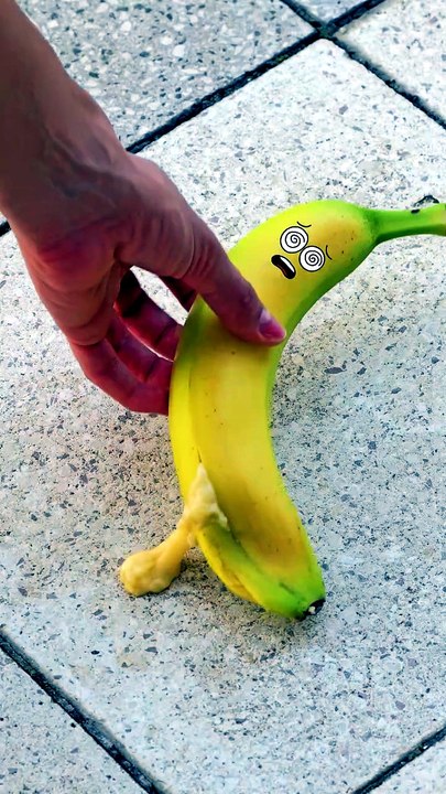 Fruit surgery 101 on this banana