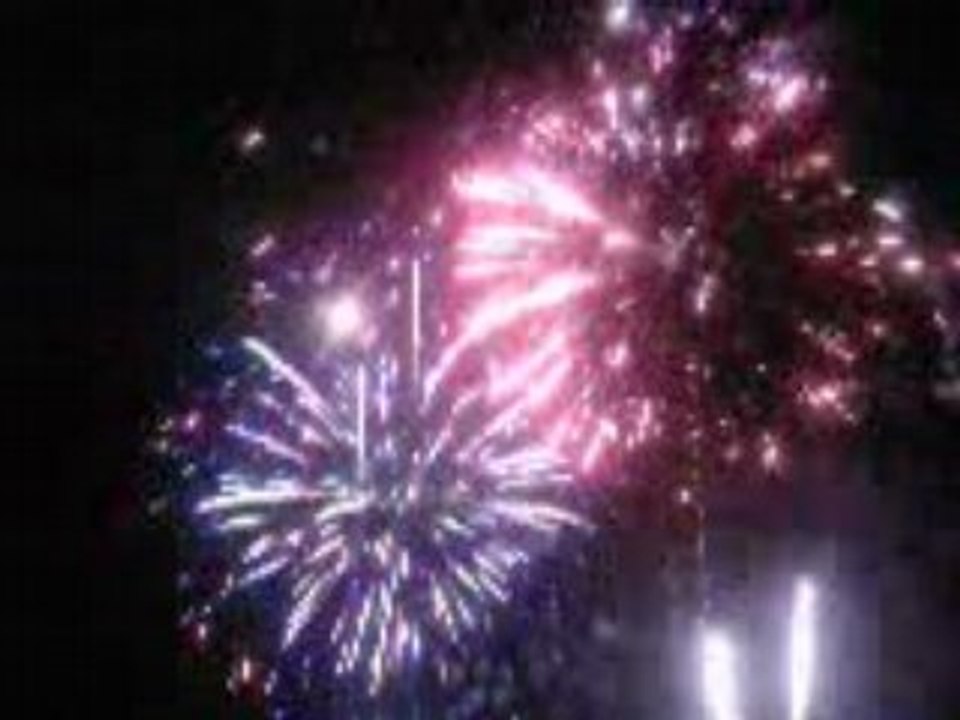 feux artifice Metz 14 juillet 2008  -- extrait --