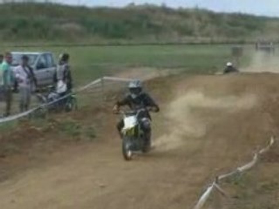 terrain dirt bike de longèves (85)