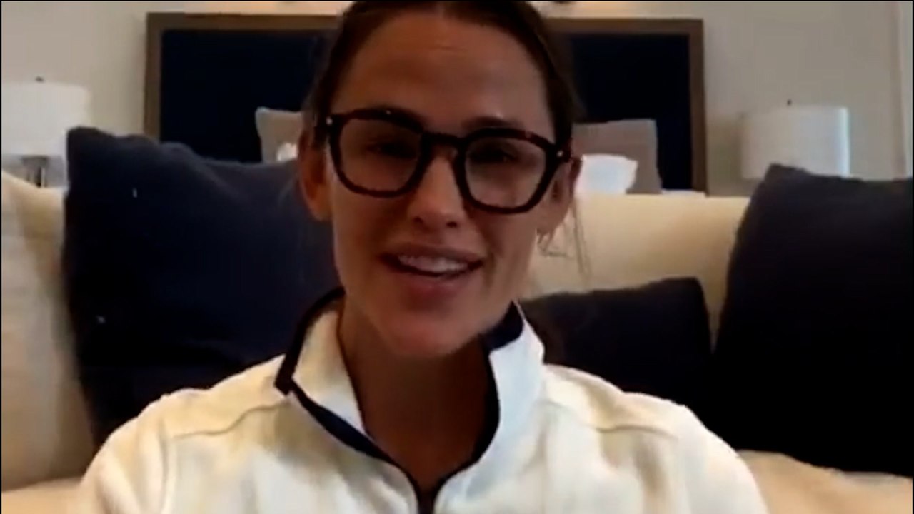 Jennifer Garner shares glimpse inside monochromatic bedroom
