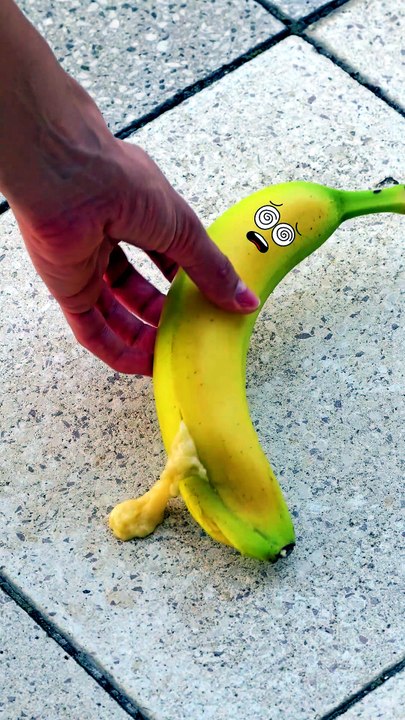 Fruit surgery 101 on this banana